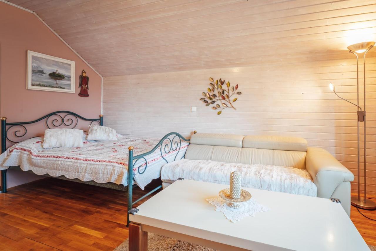 Apartma Borovc Mojstrana Esterno foto