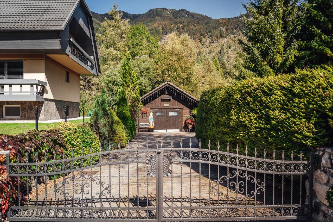 Apartma Borovc Mojstrana Esterno foto